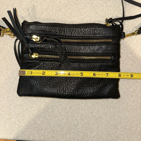Black crossbody small purse
New - 100% PU
Strap is removable 
Unknown brand - Picture 5 of 6